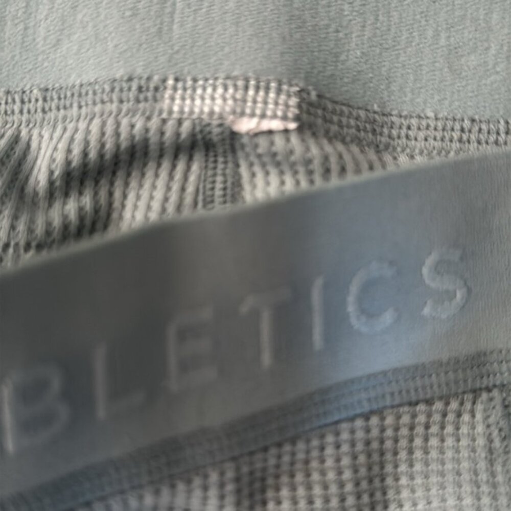 Fabletics Active Set Aqua - Picture 9 of 11